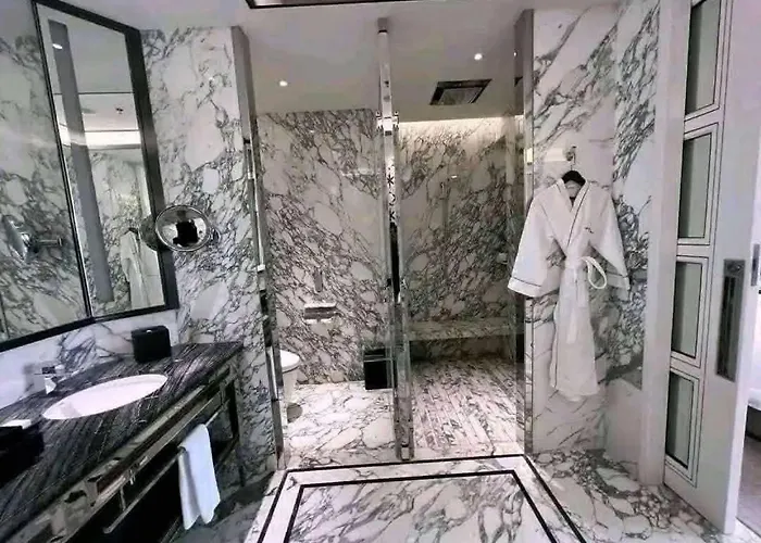 Отель Okura 5*